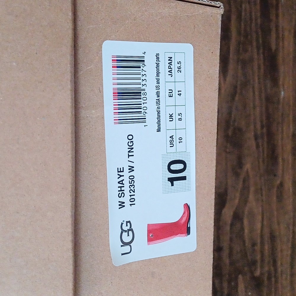 UGG - Picture 2 of 5